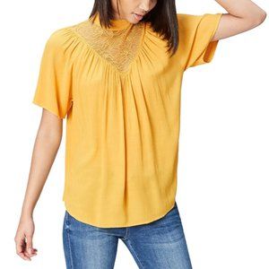 Women's lace lined top